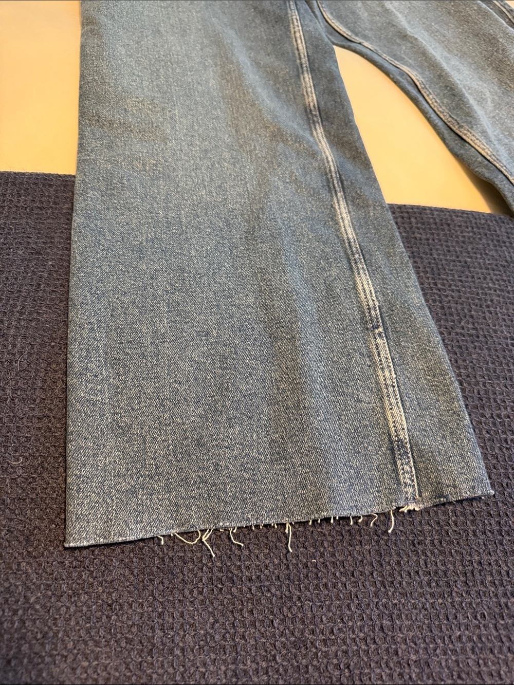 Hollister Medium Blue Low-Rise Baggy Jeans - Picture 5 of 8